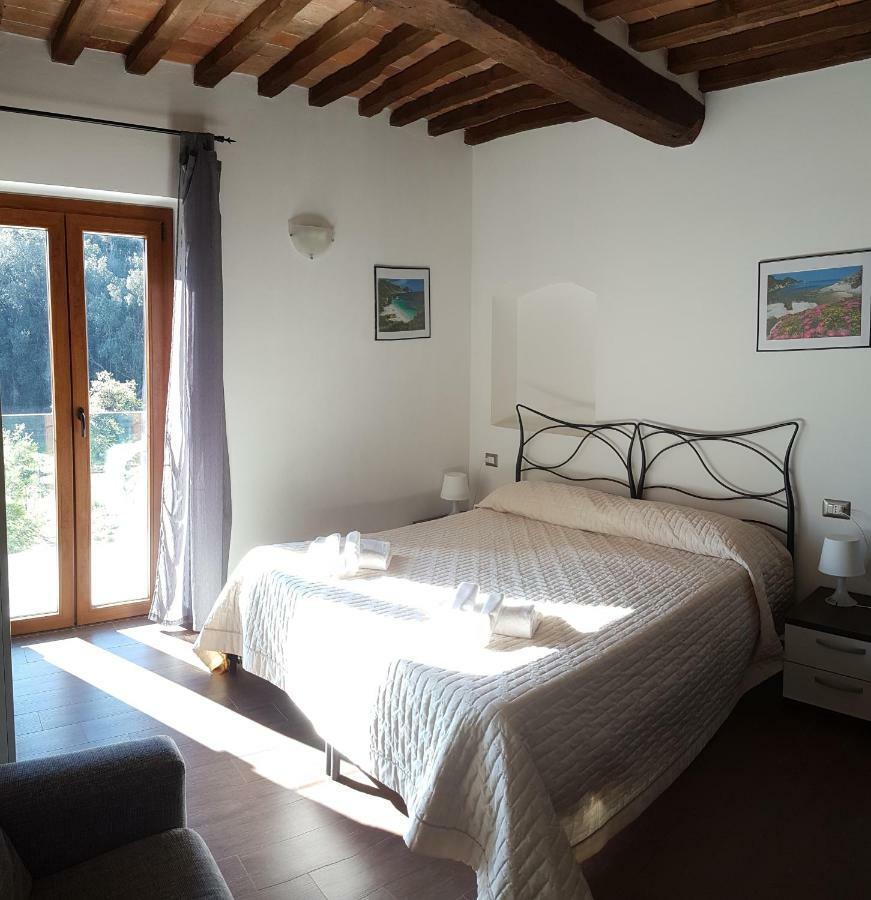 B&B Capo Pero Rio Marina Bagian luar foto